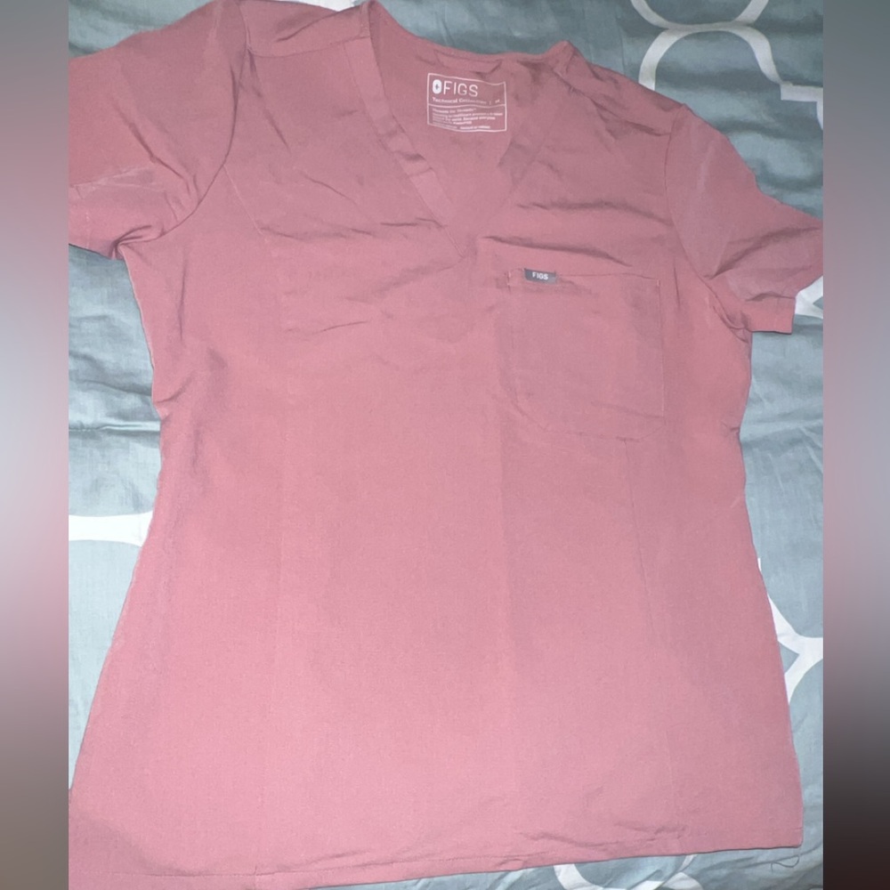 Figs scrub top